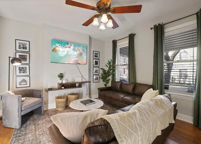 The Skyline Cottage - 3 Bedroom Garage