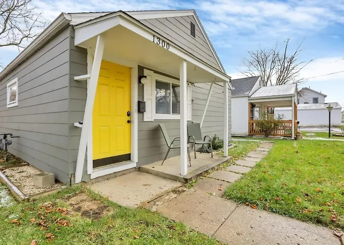 Housepitality - The Southern Orchards Cottage