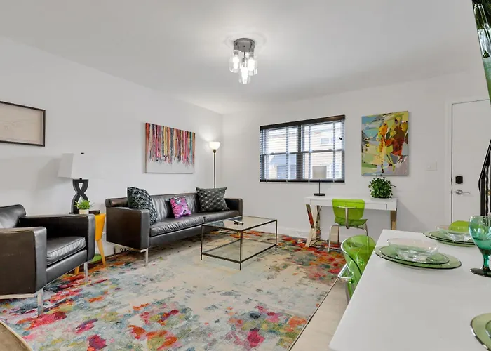 The Worthington - 3 Bedroom 2 5 Bath And Parking