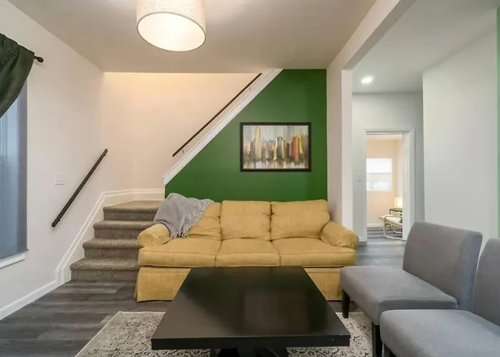 Housepitality - The Mint Julep House