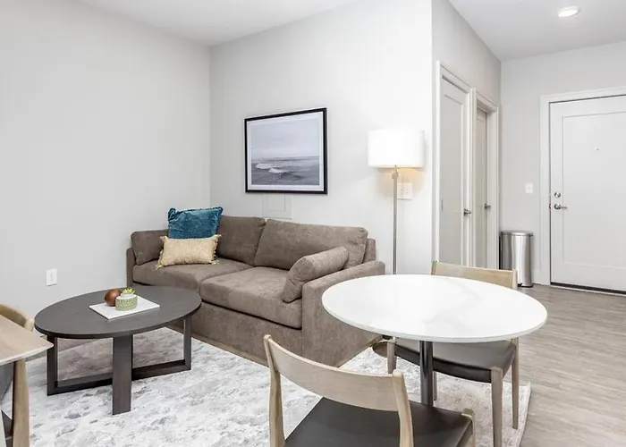 Landing Modern Apartment With Amazing Amenities