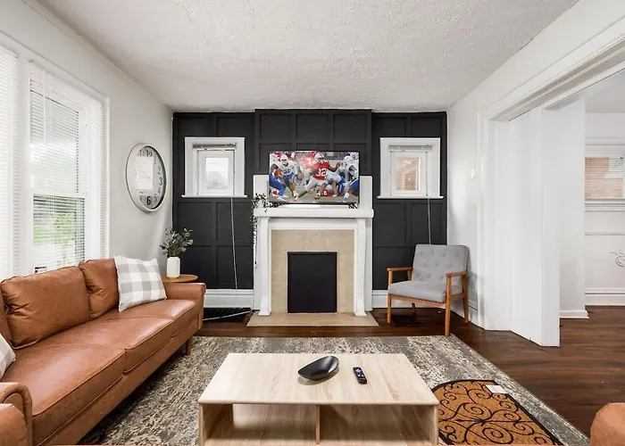 Large 5 Bedroom House Next To Osu, Sleeps 16