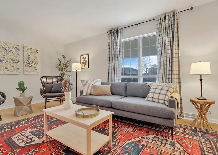 Gahanna Farmhouse - 4 Bed 2 Bath - Intel