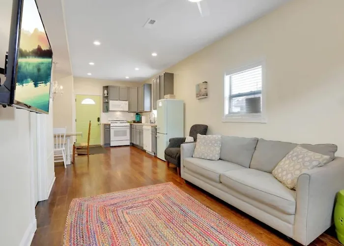 The City Cottage - Unique And Cozy