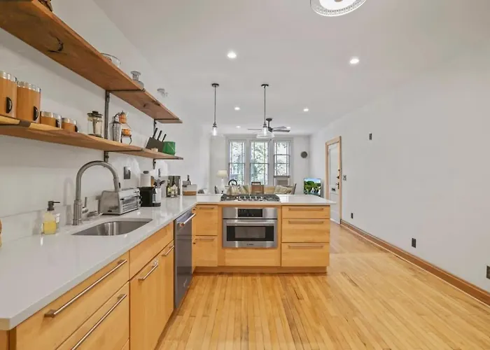 The Urban Oasis - 2 Bedroom - Great Location