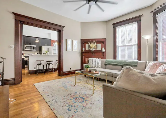 4 Bed Townhome Near Goodale Park