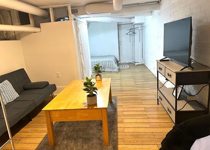 Downtown Retreat - Cozy Basement