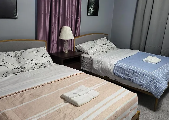 Guest Room With Two Double Beds In Columbus Oh, Airport Location
