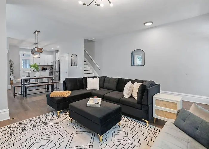 Minutes To Arena District - Foosball & Game Area