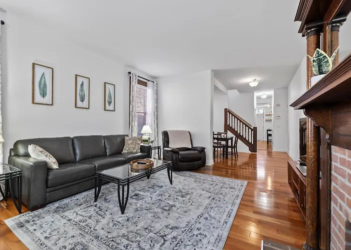 Spacious Trendy 4Br Urban Retreat, Best Location In City