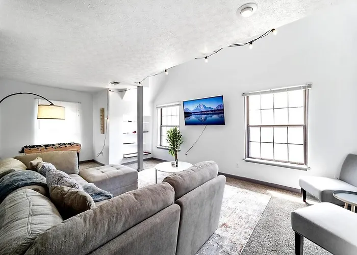 Bamboo Retreat- Private Parking -New Reno -Central