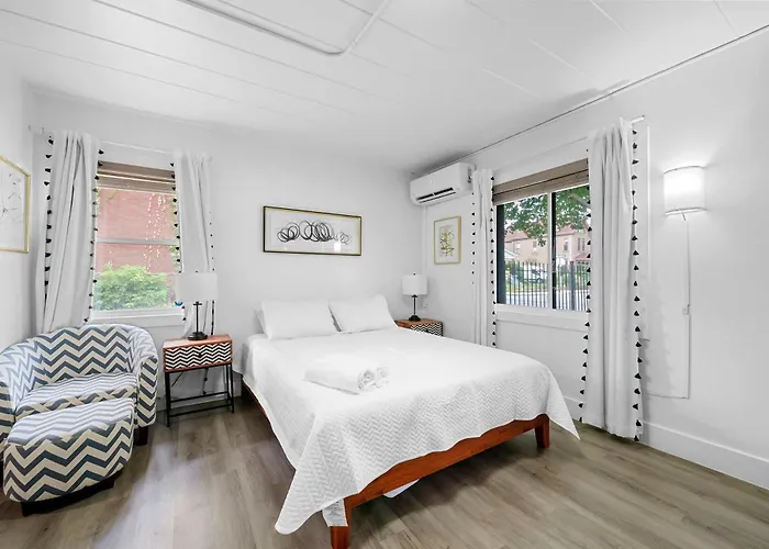 Chic City Retreat 87
