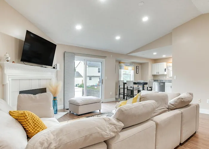 8 Mi To Downtown: Pet-Friendly Columbus Home