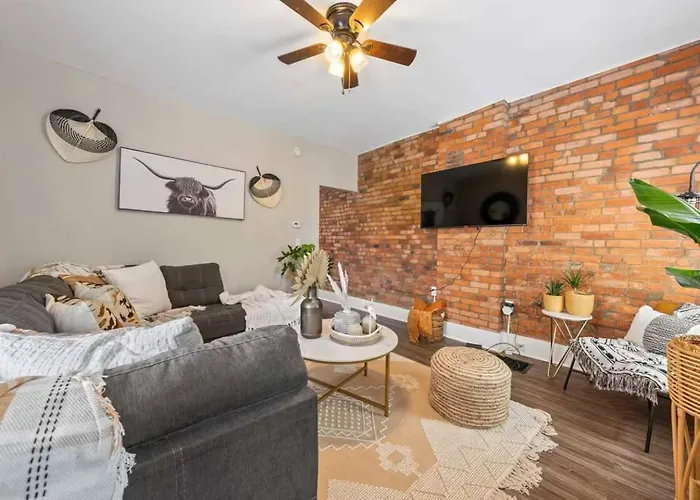 Sophisticated Boho Condo Walkable Columbus