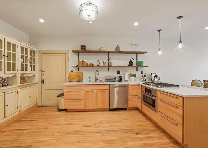 Spacious Historic 8-Bedroom Manor In Short North - Perfect For Large Groups