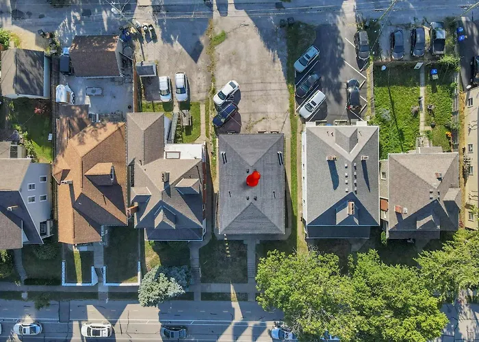 Spacious 5-Bedroom Retreat In Central Columbus Perfect For Groups