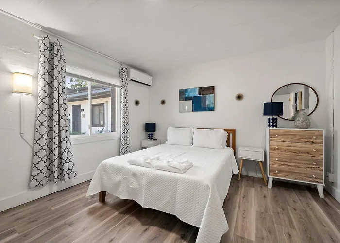 Franklin Park City Nest, Studio For 2