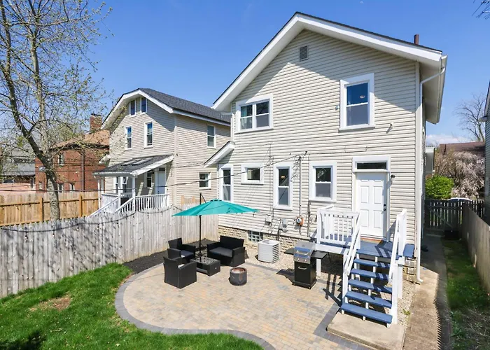 Modern 3Br W Yard Garage
