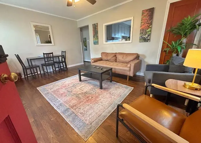 Housepitality- The Bungalow -2 Br