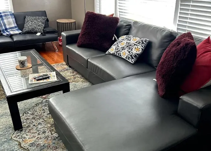 Spacious 4Br Close To Airport For Work And Families