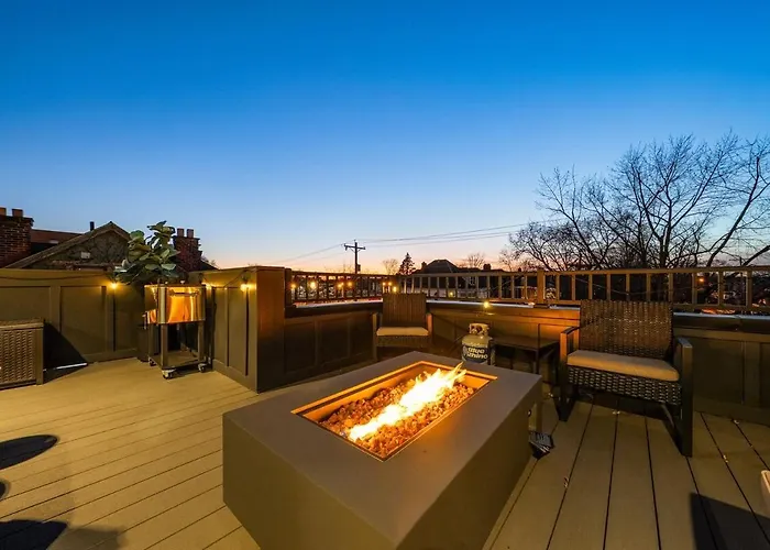 Rooftop Patio, Hot Tub And Games City Escape