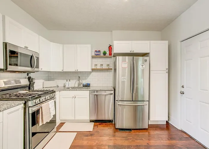 Southern Orchards Zen- 1 Gig Wifi, Full Kitchen, Quiet