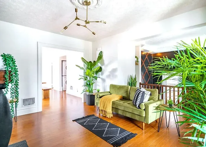 Bamboo Bungalow By Jungle House Near Convention Center Osu & Nationwide Arena Walk To High Street Downtown & Short North 5 800 Reviews Private Parking