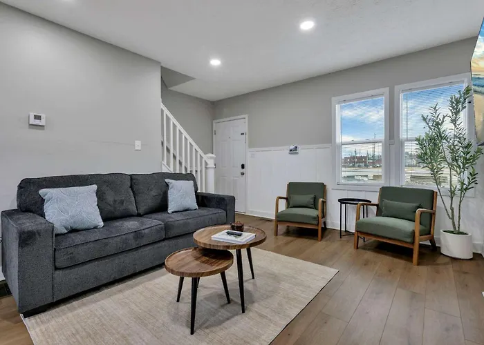 Modern Townhouse In Historic Building Walk To Downtown