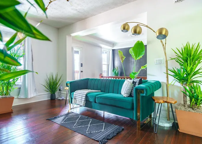 Jungle House Boutique Suites - Short North & Convention Center