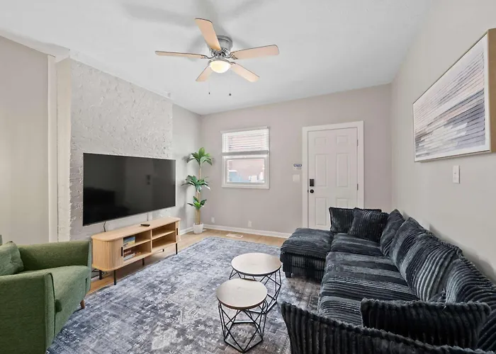 North Pearl Residencies 876