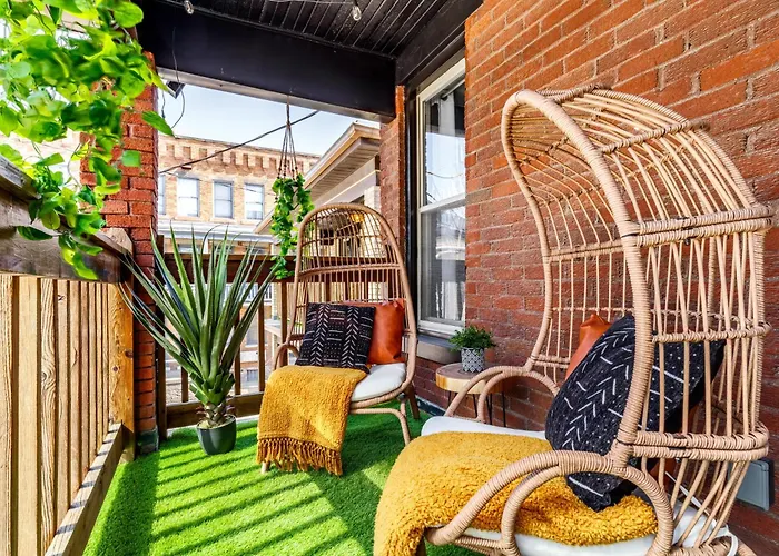 Jungle House Boutique Suites - Short North & Convention Center