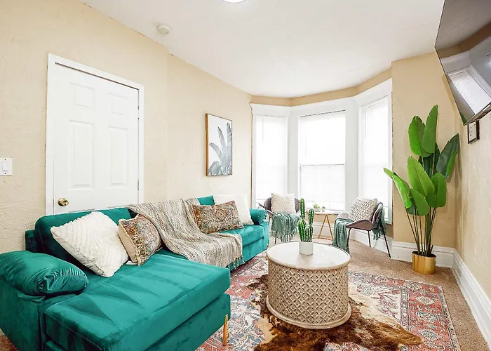 Historic Gem Perfect For Groups And Long Stays