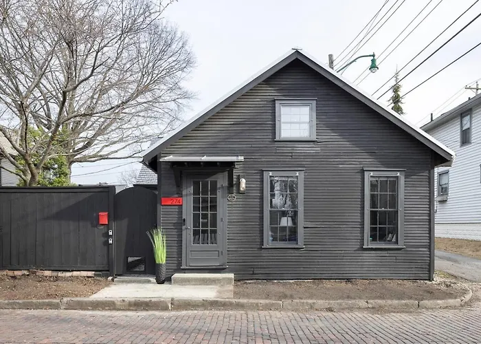 Historic Getaway Near Downtown