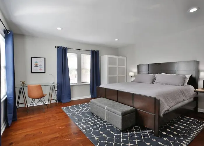 Modern 4Br Columbus Home. King Bed. Fenced Yard. Sleeps 10. Near Osu And Downtown