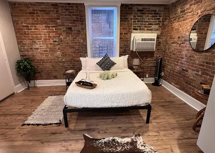 Jungle House Studio Suites - Short North & Convention Center