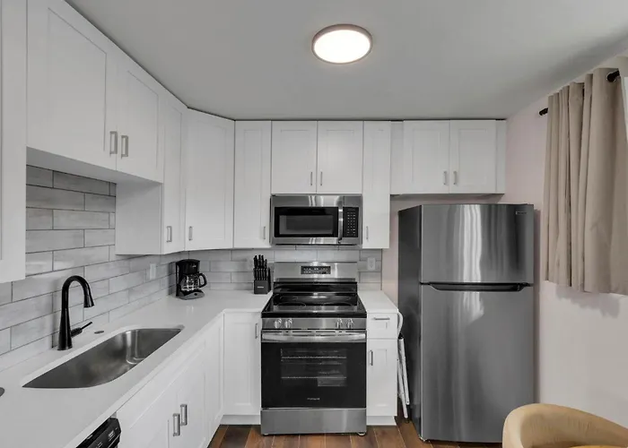 Bright Studio Walkable Olde Towne East Parking