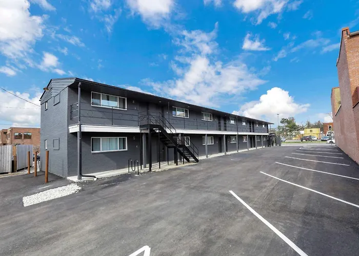 Bright Studio Walkable Olde Towne East Parking