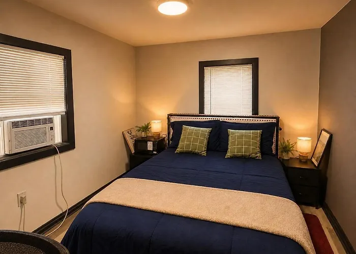 Great Home 4 Professionals & Business Travelers- 2