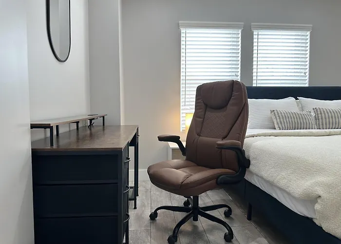 2Br Stylish Home In Milo-Grogan, Near Osu & Short North